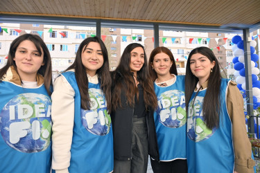 “Bizim həyət” layihəsi çərçivəsində yenilənmiş növbəti həyət sakinlərin istifadəsinə verilib