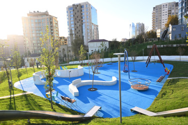 Prezident İlham Əliyev Bakıda Mərkəzi Parkın üçüncü hissəsinin açılışında iştirak edib