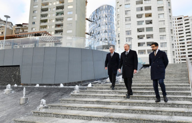 Prezident İlham Əliyev Bakıda Mərkəzi Parkın ikinci hissəsinin açılışında iştirak edib