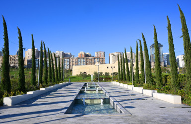 Prezident İlham Əliyev Bakıda Mərkəzi Parkın üçüncü hissəsinin açılışında iştirak edib