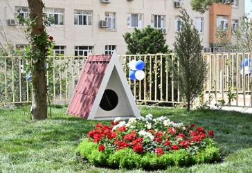 “Bizim həyət” layihəsi çərçivəsində yenilənmiş növbəti həyət sakinlərin istifadəsinə verilib