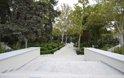 President Ilham Aliyev visited "Khagani" Garden and surrounding areas after improvements and renovations