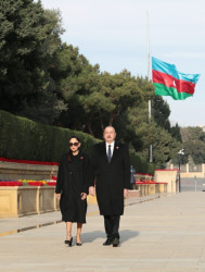 President Ilham Aliyev and First Lady Mehriban Aliyeva visited Alley of Martyrs on 34th anniversary of 20 January tragedy