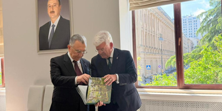 Eldar Əzizov Dubay haqqında