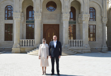 President Ilham Aliyev and First Lady Mehriban Aliyeva attend opening of Juma Mosque in Narimanov district