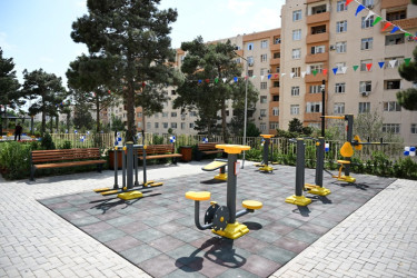 “Bizim həyət” layihəsi çərçivəsində yenilənmiş növbəti həyət sakinlərin istifadəsinə verilib