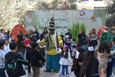 Paytaxtın abad məhəllələrindəki Novruz şənlikləri davam edir