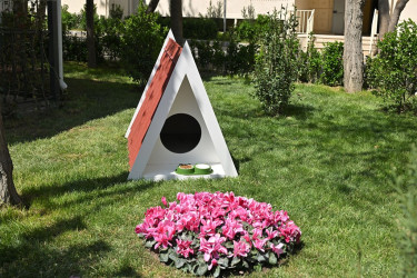 “Bizim həyət” layihəsi çərçivəsində yenilənmiş növbəti həyət sakinlərin istifadəsinə verilib